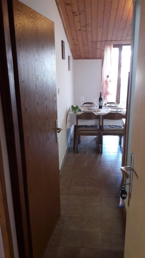 Apartments And Rooms Ana Pomer 217 외부 사진